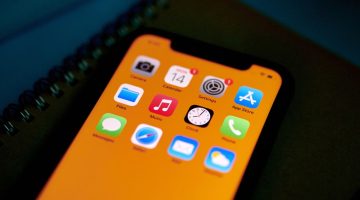 Apple تجدد صفقة Qualcomm لتغطية عمليات إطلاق iPhone حتى عام 2026 في إشارة إلى أن شريحة المودم الخاصة بها ليست جاهزة